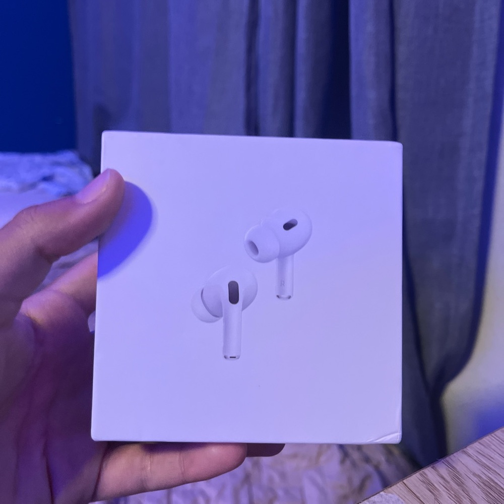 Wireless White Earbuds